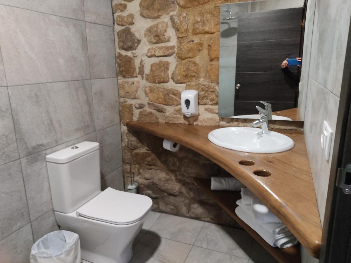 Hostal Suetxe Los Arcos Exterior photo